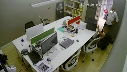 Patronun kasasını çilingire açtırıp soydu