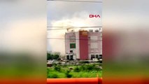 DHA DIŞ - Hindistan'da alışveriş merkezinde yangın