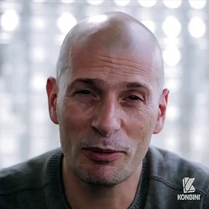 "PES ou FIFA ? Booba ou Kaaris ? Maroc ou Algérie ?"  Le Fast & Curious d'AKHENATON, avant la publication de l'entretien "Demain c'est loin"