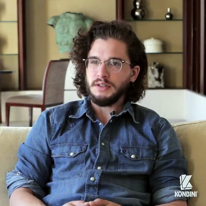 "Twin Peaks ou True Detective ? Tinder ou Uber ? French kiss ou French fries ?"  Le Fast & Curious de Kit Harington aka Jon Snow