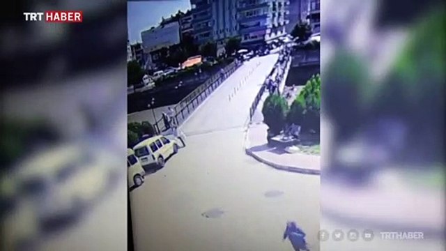 Samsun Terme'de köprü çöktü, bir araç göçüğe düştü