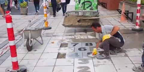 Mansur Başkan’dan çocuklara hediye