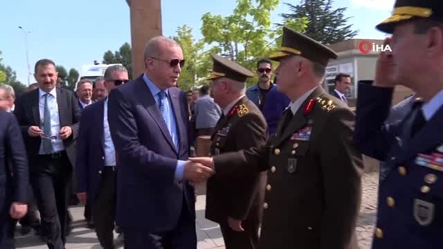 Cumhurbaşkanı Erdoğan ve Bahçeli, Ahlat'taki Selçuklu Mezarlığını ziyaret etti
