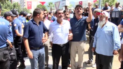 Osmaniye şehit eşini asker selamıyla uğurladı
