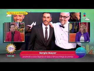 Video herunterladen: ¡Sergio Mayer llegó con falda a los Premios Metropolitanos! | Sale el Sol