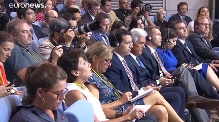 Si chiude il G7, Trump apre all'Iran