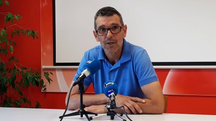 Jean-Louis Garcia attend une réaction de ses joueurs après la défaite à Sochaux 3-0