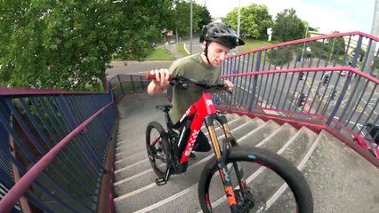 FULL SPEED GAPS AND BROKEN BIKES - URBAN MTB FREERIDE ( 720 X 1280 )