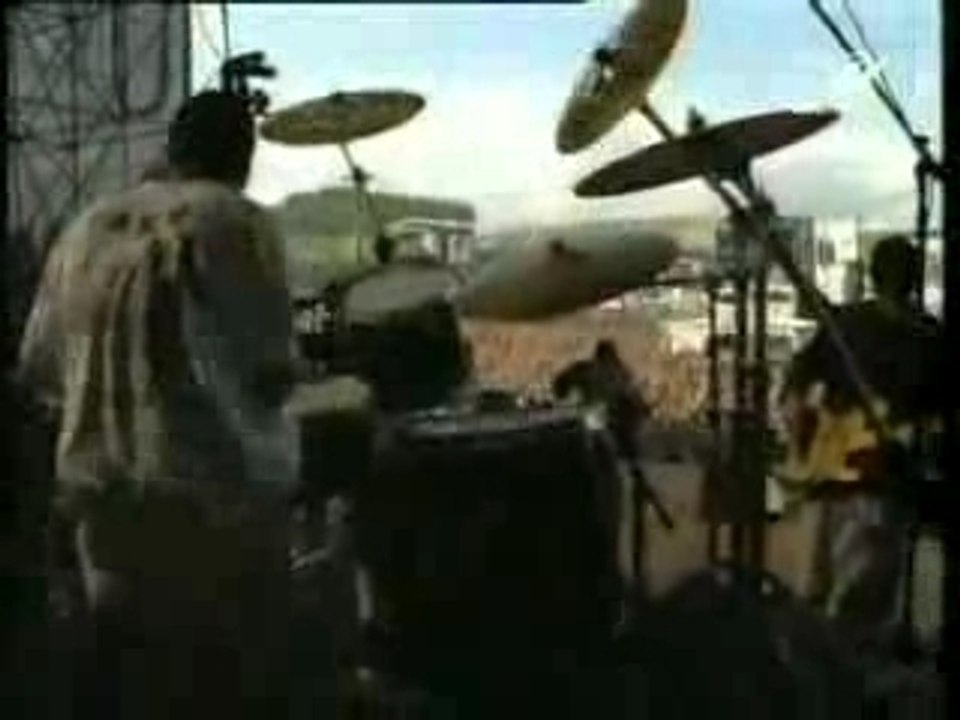 Rage Against The Machine - Fistfull of Steel live 1994