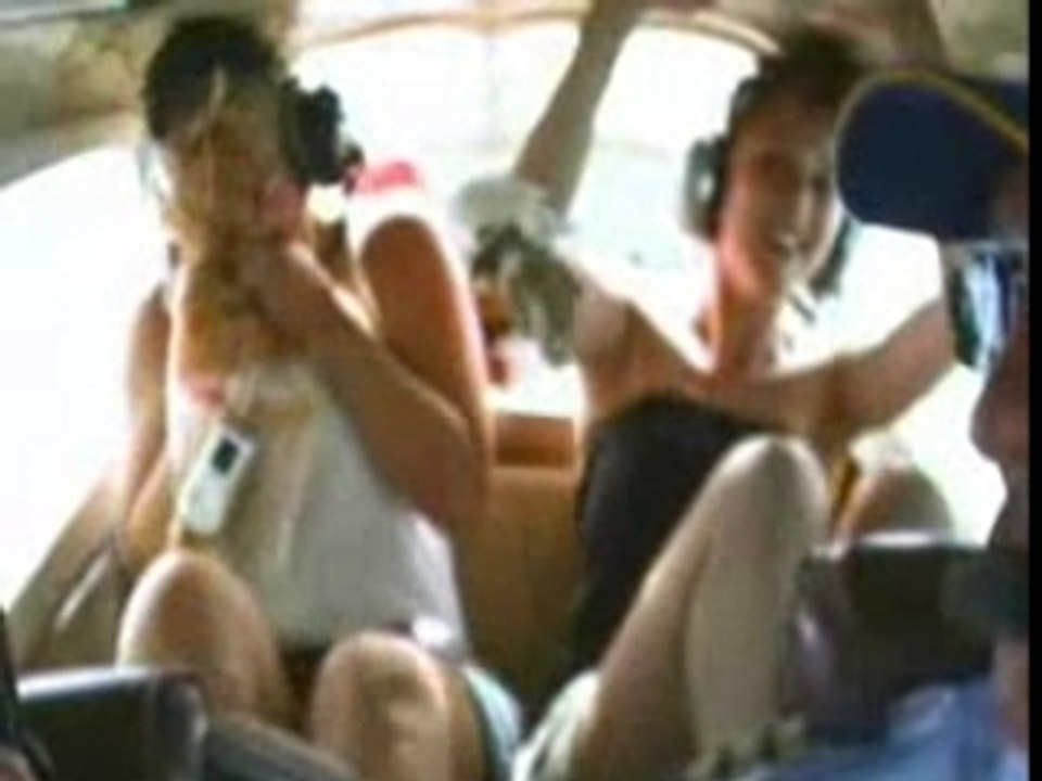 Elle vomi en plein looping !