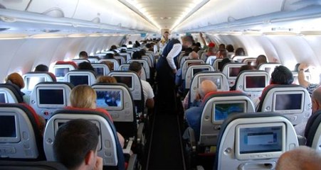 Pilot bayıldı, uçağı pilot olan bir yolcu indirdi