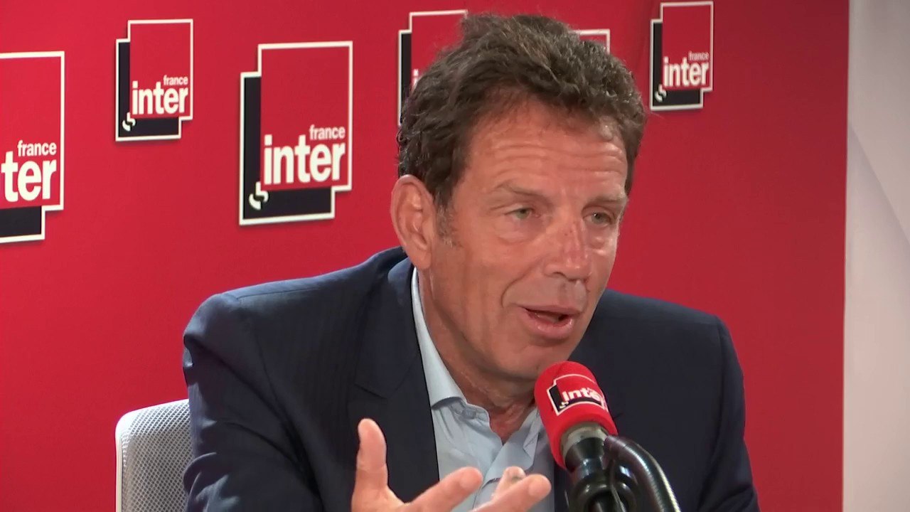 Geoffroy Roux de Bézieux, président du Medef a finalement annulé la venue de Marion Maréchal à l'université d'été du  : "Ça été pris comme une tribune pour laquelle elle faisait sa rentrée, c'était pas le but"