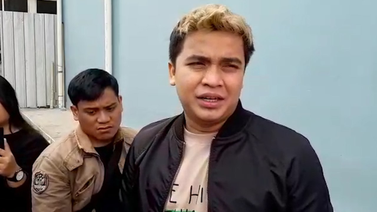 Billy Syahputra Terpaksa Tunda Pekerjaan demi Temani Elvia yang Tengah Sakit Gigi