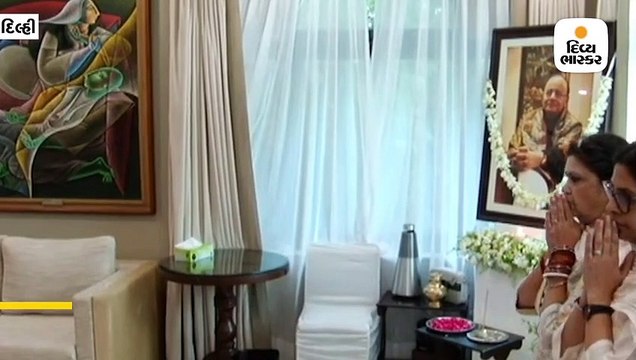 વડાપ્રધાન નરેન્દ્ર મોદી સ્વર્ગસ્થ નેતા અરુણ જેટલીના પરિવારને મળીને ભાવુક થયા