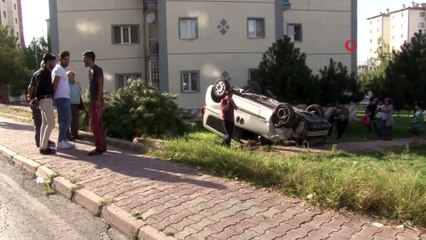 Kontrolden çıkan otomobilin bahçeye uçtuğu anlar kamerada