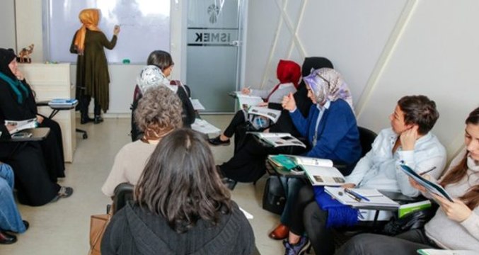 İBB, İSMEK'e 1676 öğretmen alacak