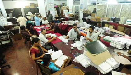 സര്‍ക്കാര്‍ ജീവനക്കാര്‍ക്ക് പുതിയ സമയക്രമം | Oneindia Malayalam