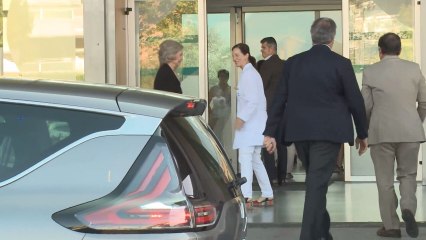 Sofía llega al hospital a visitar al rey Juan Carlos