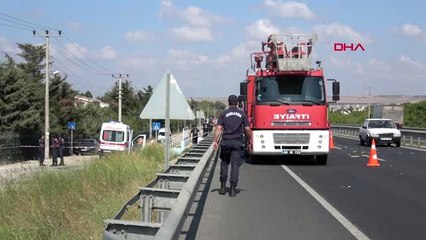 Tekirdağ'da minibüs bariyerlere çarptı anne ile kızı hayatını kaybetti, 3 kişi yaralandı