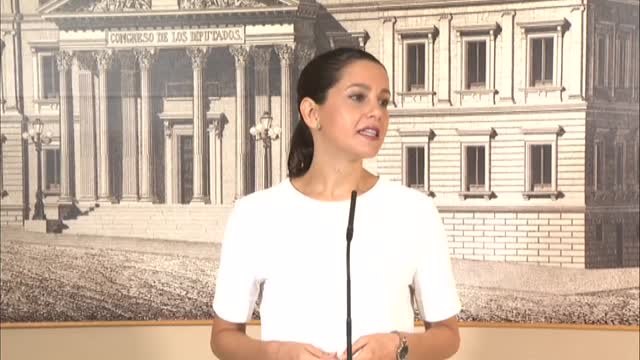 Arrimadas: El único problema que tienen PSOE y Podemos es que no se ponen de acuerdo con las sillas