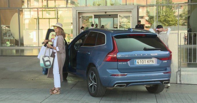 Infanta Elena y sus hijos acuden a visitar al rey Juan Carlos