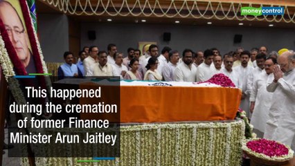 Phones of 11, including Babul Supriyo, stolen during Arun Jaitley's cremation: Patanjali spokesperson