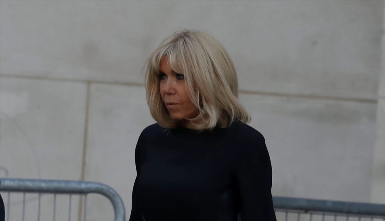 Insulte de Bolsonaro : des Brésiliens «s'excusent» sur Twitter auprès de Brigitte Macron