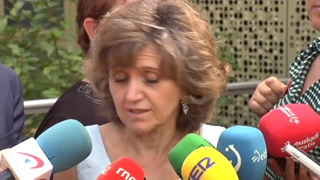 La ministra de Sanidad responde a Magrudis: La aparición de la bacteria en el alimento no se produce por magia