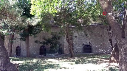 İki Yangın Geçiren 50 yıllık Burma Camii, İşçiliği İle Dikkat Çekiyor