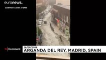 Cheias arrastam carros em Espanha