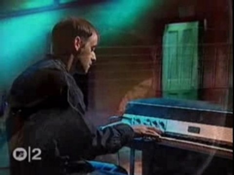 Oasis - Live Forever (Acoustic On MTV 94)