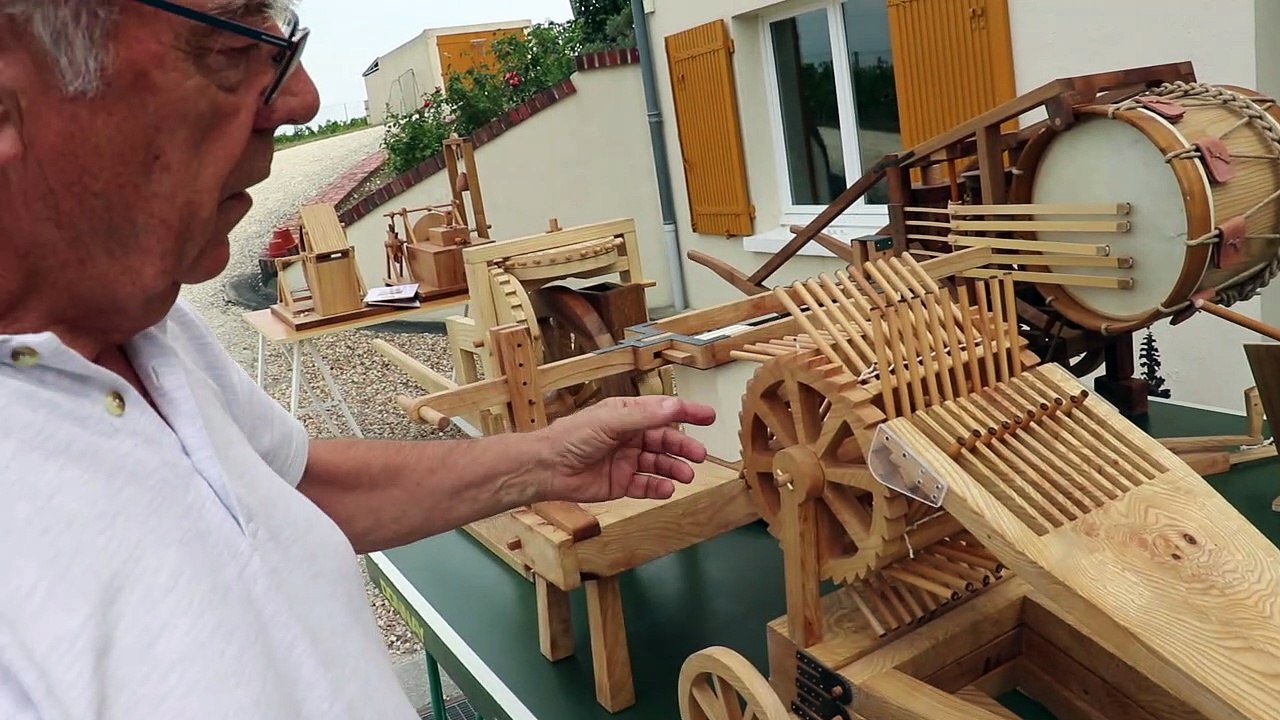 VIDÉO. Claude Picoux, maquettiste de Selles-sur-Cher passionné par les inventions de Léonard de Vinci