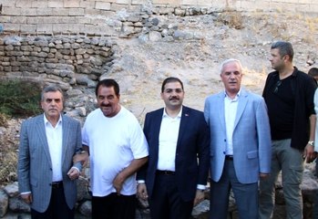 İbrahim Tatlıses doğduğu mağarayı görünce duygusal anlar yaşadı