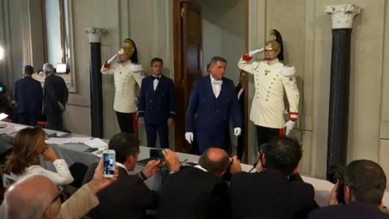 "5 Estrelas" impõe Giuseppe Conte