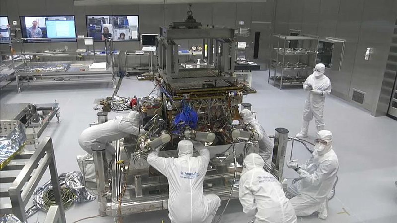 Европейский марсоход везут во Францию