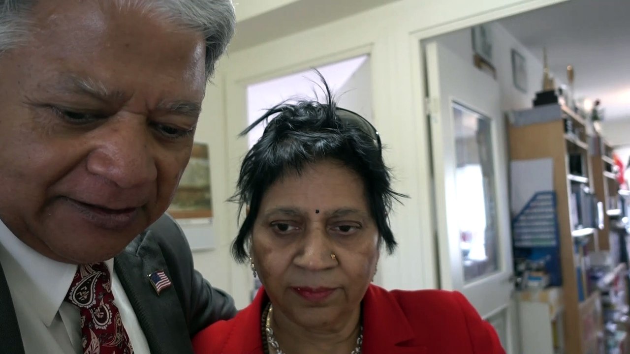 BDMV-152 Aruna & Hari Sharma Welcome Kiss at Uppsala Home after National Innvation Boston Success Jun 21, 2019