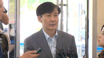 [현장영상] 조국 출근 "검찰 수사 당황...가족들 수사 성실히 응할 것" / YTN