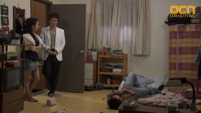 오정세 집에 술에 취해 쓰러져 있는 이진욱