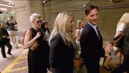 Las víctimas de Jeffrey Epstein exigen que no se cierre el caso tras su suicidio