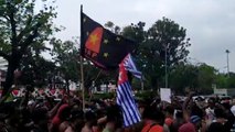 Bendera Bintang Kejora Berkibar di Depan Mabes TNI dan Istana Negara