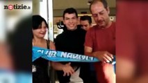 Lozano sbarca al Napoli: l'entusiasmo degli azzurri dall'arrivo all'allenamento | Notizie.it