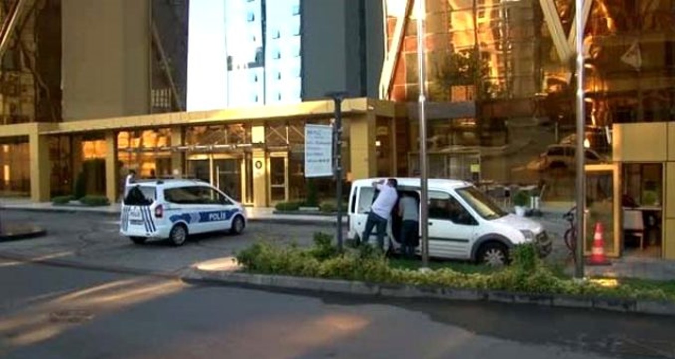 Lüks otelde korkunç cinayet! Öldürdükten sonra üzerine kapıyı kilitleyip kaçtılar