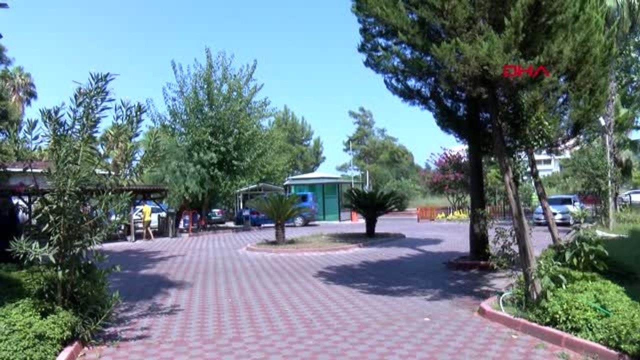 Antalya gizlice girdiği otelde rus kadının boğazına bıçak dayayıp çantasını çalmaya kalkıştı