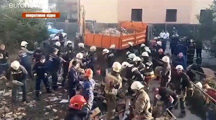 وفاة شخصين في حادث إنهيار عمارة بسبب تسرب للغاز في أوكرانيا