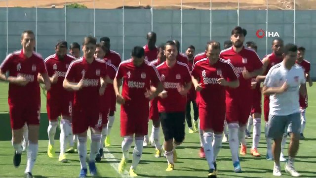 Mert Hakan Yandaş: “Hedefim Ay-Yıldızlı formayı giymek”