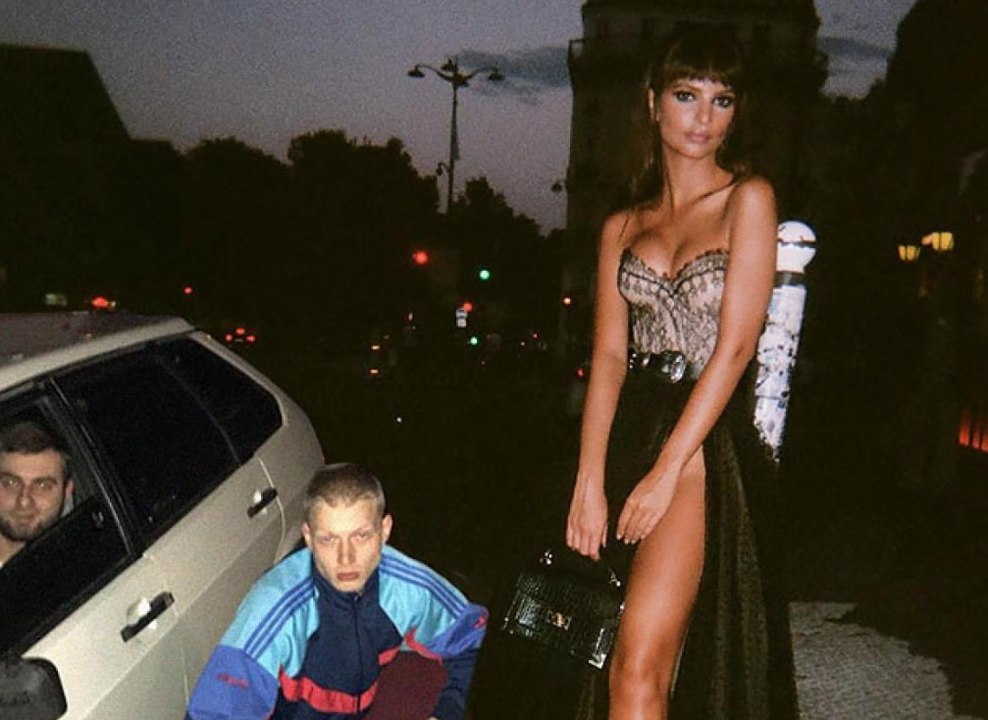 Ce russe s’invente une vie avec Emily Ratajkowski