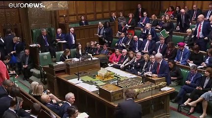 "Um escândalo constitucional" e outras reações a Johnson