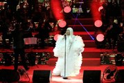 Bülent Ersoy, konserine gelen genç adama göz koydu