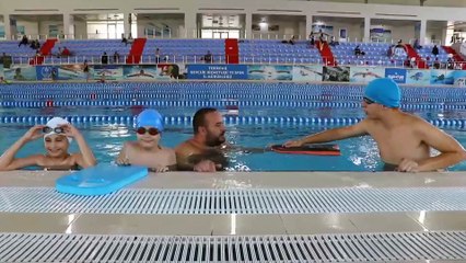 'Özel çocuklar' yüzerek engelleri aşıyor - TEKİRDAĞ