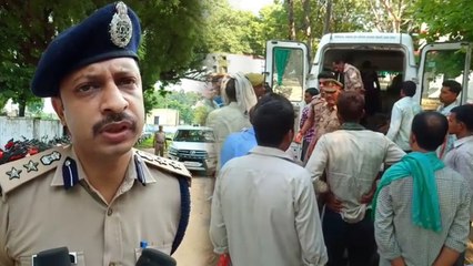 यूपी पुलिस ने नहीं सुनी फरियाद, दंपति ने पेट्रोल डालकर सुरीर कोतवाली में खुद को लगाई आग